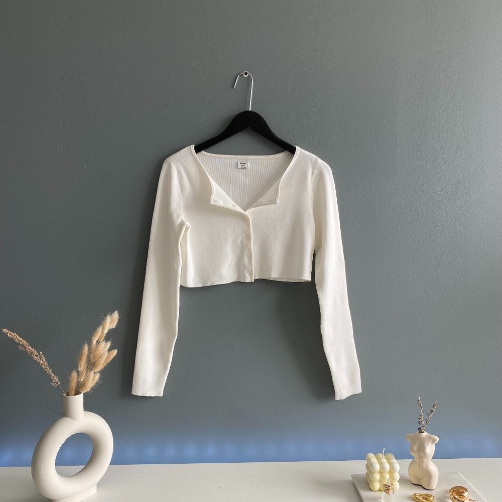 Aritzia cropped button-up cardigan
